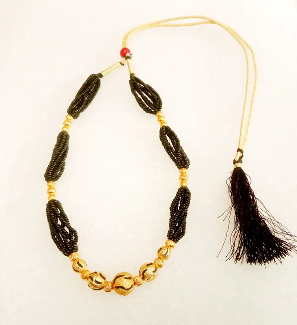 Assamese_Traditional_Black_Colour_Moni_Mala_Necklace_For_Girls_&_Women